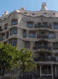 Casa Milà (zvané taktéž La Pedrera) v Barceloně