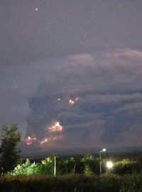 Na ruském poloostrově Kamčatka začala o víkendu erupce sopky Šiveluč