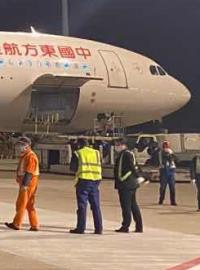 Let China Eastern s respirátory do Prahy s číslem MU785, který přiletěl v pátek 20. března.