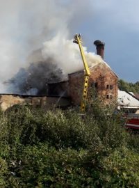 Požár v areálu bývalého Dřevotvaru v Chlumci nad Cidlinou