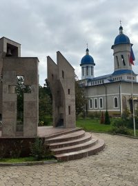 Pomník padlých Moldavanů ve válce v Podněstří. Na obou stranách bylo dohromady kolem tisíce obětí