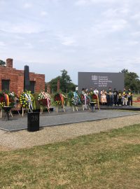 Ceremoniál začal předčítáním jmen obětí z noci z 2. na 3. srpna 1944