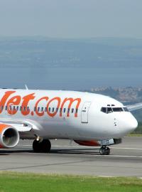 Letadlo společnosti EasyJet nouzově přistálo v Kolíně nad Rýnem. Důvodem byla &quot;podezřelá konverzace&quot; tří cestujících na téma terorismu.