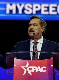 Popírač výsledků amerických voleb z roku 2020 Mike Lindell