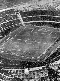 Hučící kotel - stadion Centenario v uruguayském Montevideu během mistrovství světa ve fotbale v roce 1930