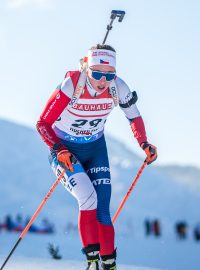 Markéta Davidová ve sprintovém závodě v Hochfilzenu