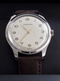 Společnost Elton hodinářská, která vyrábí hodinky značky Prim, připravila v roce 2015 limitovanou edici hodinek Spartak inspirovanou prvními náramkovými hodinkami vyrobenými v Novém Městě nad Metují v roce 1954.