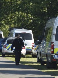 Na 120 policistů pátrá u Korytné na Uherskohradišťsku po třech mužích, kteří přepadli poštovní vůz v nedaleké slovenské vesnici Horné Srnie.