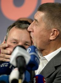 Andrej Babiš děkuje svému PR managerovi.