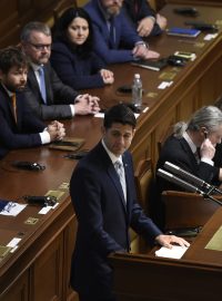 Předseda Sněmovny reprezentantů USA Paul Ryan (vpředu vpravo) vystoupil 27. března 2018 na zvláštní schůzi Poslanecké sněmovny v Praze