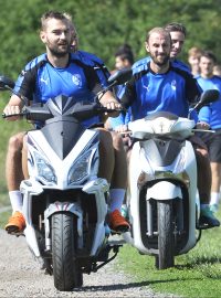 Fotbalisté Viktorie Plzeň se přesouvají do tréninkového areálu v Luční ulici, kde zahájili letní přípravu.