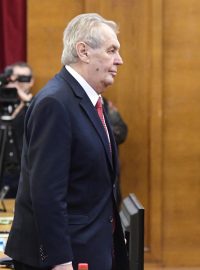 Prezident Miloš Zeman (vlevo) a náčelník generálního štábu Aleš Opata (vpravo) na velitelském shromáždění k prioritám a hlavním úkolům armády v roce 2020