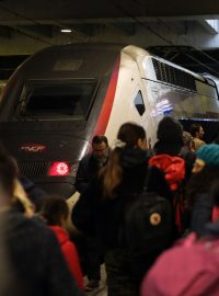 Na tratě ve Francii v neděli vyjel jen každý čtvrtý vlak TGV