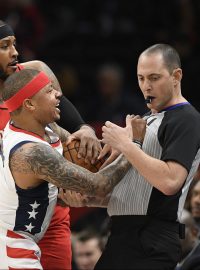 Basketbalový rozehrávač Isaiah Thomas podruhé v krátké době čelí trestu od vedení NBA