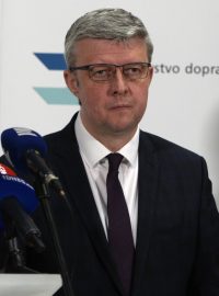 Premiér Babiš odmítl tvrzení, že po jmenování Havlíčka do čela ministerstva dopravy dojde ke spojení s ministerstvem průmyslu a obchodu