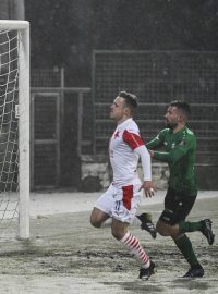 Počasí v těchto dnech fotbalu na českých stadionech nepřeje