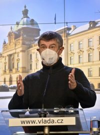 Premiér Andrej Babiš (ANO) na tiskové konferenci po mimořádném jednání vlády, kde na žádost hejtmanů vláda prodloužila nouzový stav