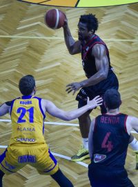 Basketibalista Retin Obasohan z Nymburka