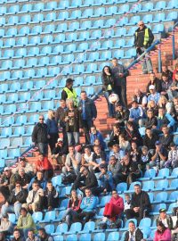 Fanoušci Baníku Ostrava na stadionu Bazaly