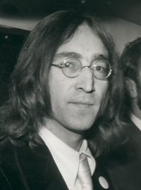 John Lennon a Yoko Ono v listopadu 1968