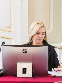 Denisa Saková na archivním snímku ze zasedání vlády Roberta Fica v lednu 2017.