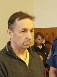 Soud Miroslava Opatřila (vlevo) odsoudil za surovou vraždu družky.