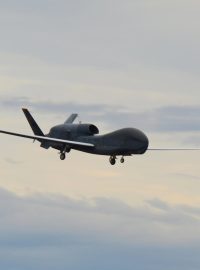 Dron RQ-4 Global Hawk americké armády (ilustrační snímek)