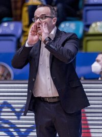 Basketbalový kouč Diego Ocampo