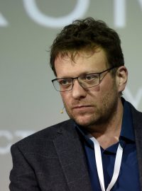 Publicista Pomerantsev: Putin může tuto válku v očích veřejnosti stále vyhrát. Řekne, že za to může Západ