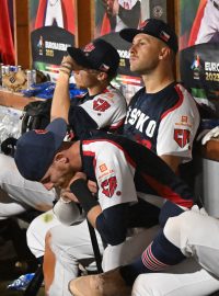 Baseballisté Jakub Hajtmar, Vojtěch Menšík, Matěj Menšík a Petr  Zýma po prohraném čtvrtfinále