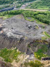 Haldu neboli odval Heřmanice tvoří hlušiny a odpady z bývalých dolů a koksoven. Má rozlohu asi 103,5 hektaru a objem uloženého materiálu se odhaduje na 30 milionů tun. Halda uvnitř desítky let hoř