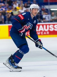 Americký obránce Zach Werenski