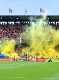 Nový šéf Disciplinární komise Ligové fotbalové asociace Jiří Matzner si uvědomuje, že pyrotechniku z českých stadionů stoprocentně nevyřadí