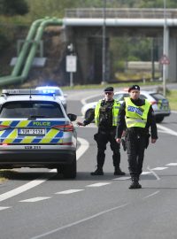 Policisté odklání dopravu na Mostecku kvůli nálezu pumy