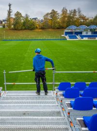 Fotbalový stadion v Benátkách nad Jizerou rozšířil kapacitu o další tribuny. V rámci domácího poháru přijede totiž pražská Slavia