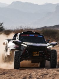 Provádění soukromých testů před začátkem Rallye Dakar španělskými jezdci