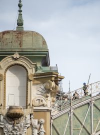 Novinářská prohlídka průběhu rekonstrukce Průmyslového paláce