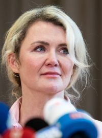 Jana Nagyová na tiskové konferenci, kterou uspořádal po vynesení osvobozujícího verdiktu v kauze Čapí hnízdo