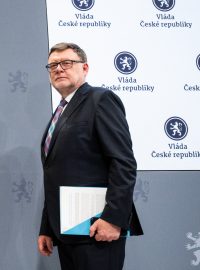 Petr Fiala a Zbyněk Stanjura na tiskové konferenci vlády