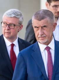 Andrej Babiš a Karel Havlíček odchází z jednání s prezidentem