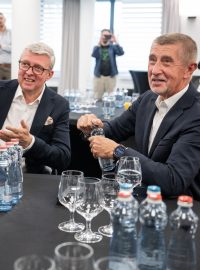 Andrej Babiš a Karel Havlíček na tiskové konferenci ANO