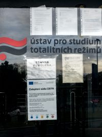 Ústav pro studium totalitních režimů