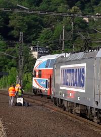 Dva vlaky se v pondělí ráno málem srazily na hlavním nádraží v Ústí nad Labem.