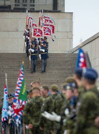 Pietní akt začal nástupem vojenských jednotek