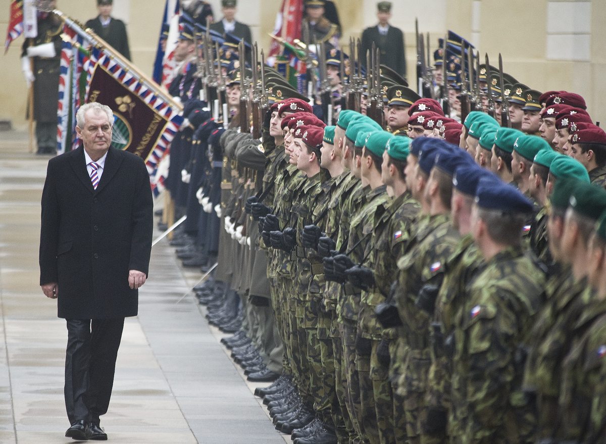 Vojenská přehlídka během inaugurace prezidenta Miloše Zemana v roce 2013 | Foto: Filip Jandourek | Zdroj: Český rozhlas