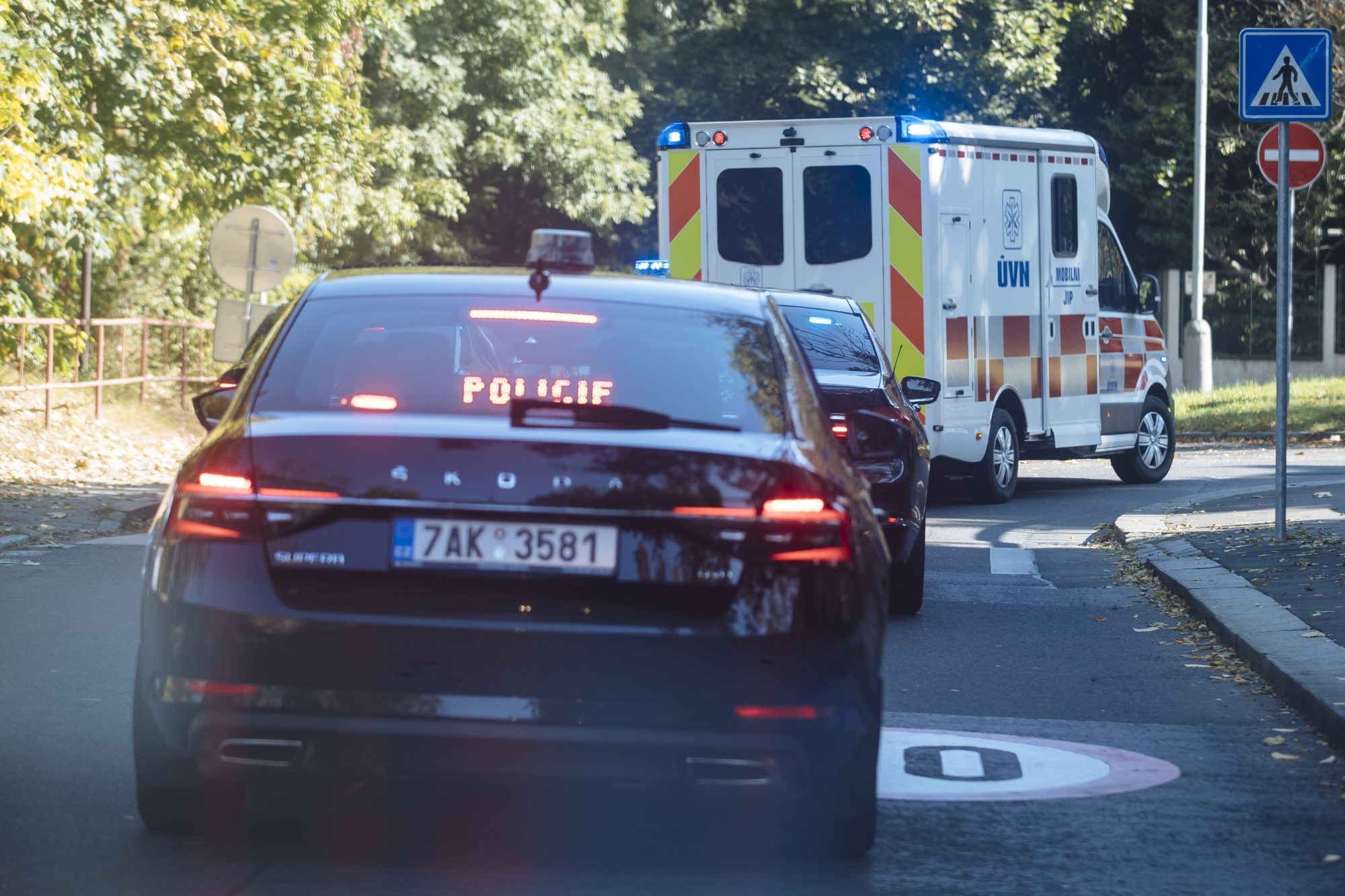 Převoz prezidenta Miloše Zemana do Ústřední vojenské nemocnice. | Foto: Petr Topič | Zdroj: Profimedia